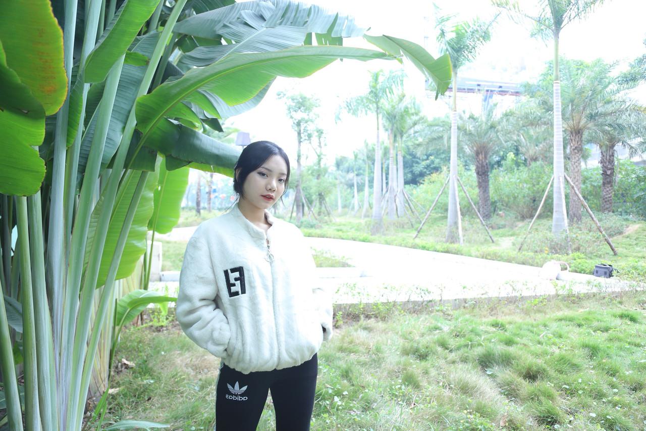 19P Seductive Vietnamese model Jessica Nguyen posing in her cute outfit in public