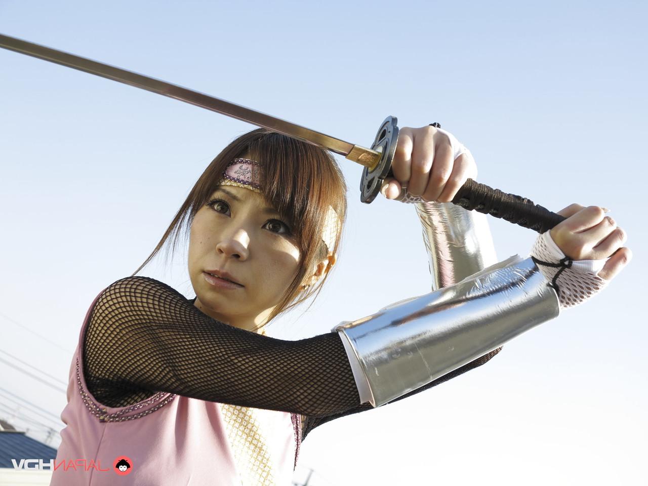 15P A garota japonesa Sumire Matsu tem relações sexuais em roupas de cosplay