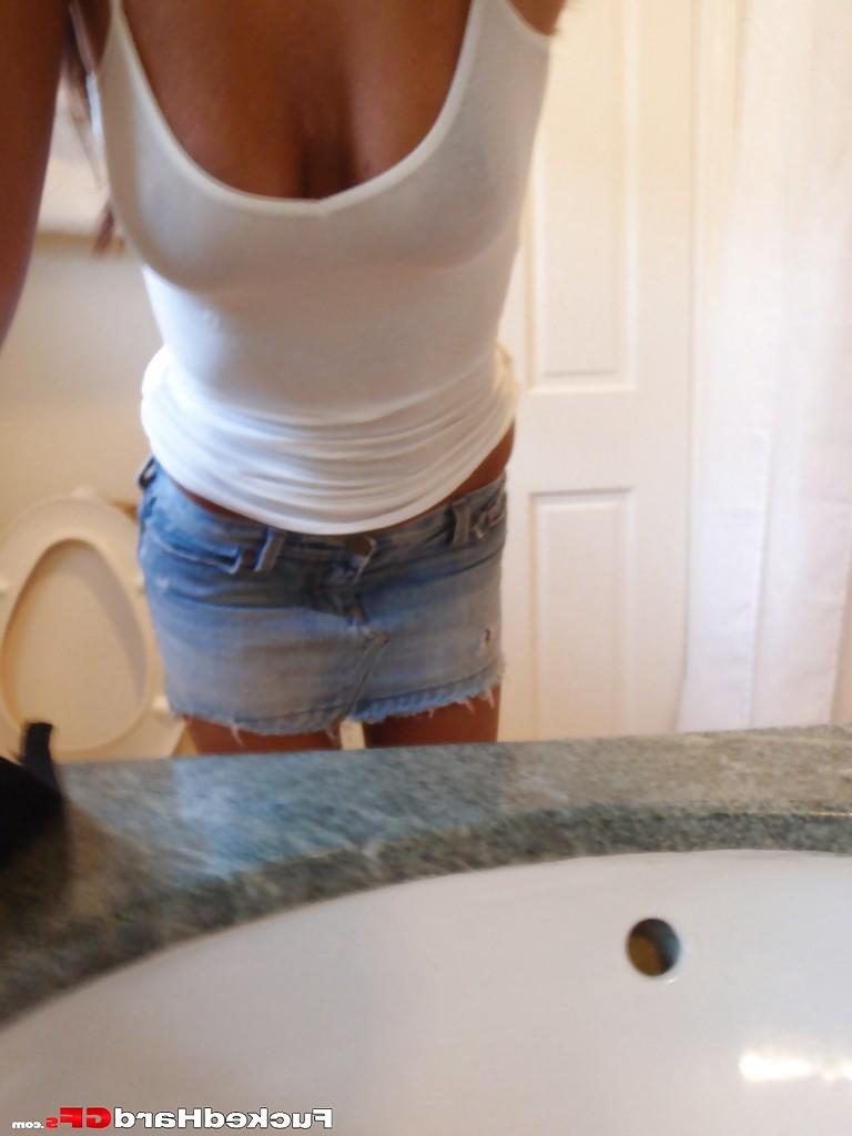 13P Pretty amateur Whitney likes to take selfies and show off her pussy