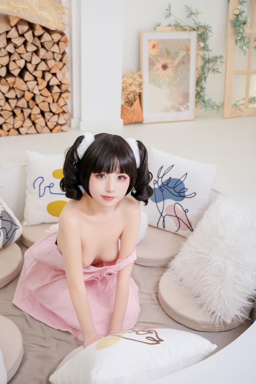 10P Pretty Asian babe shows her lovely teen tits while teasing in a sexy dress