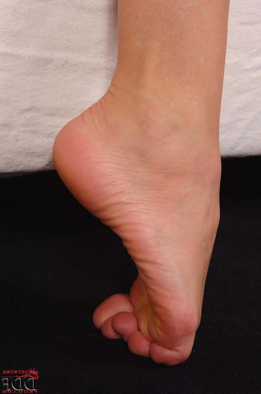 20P Jambes et pieds chauds Cherry Jul, Lucie Theodorova