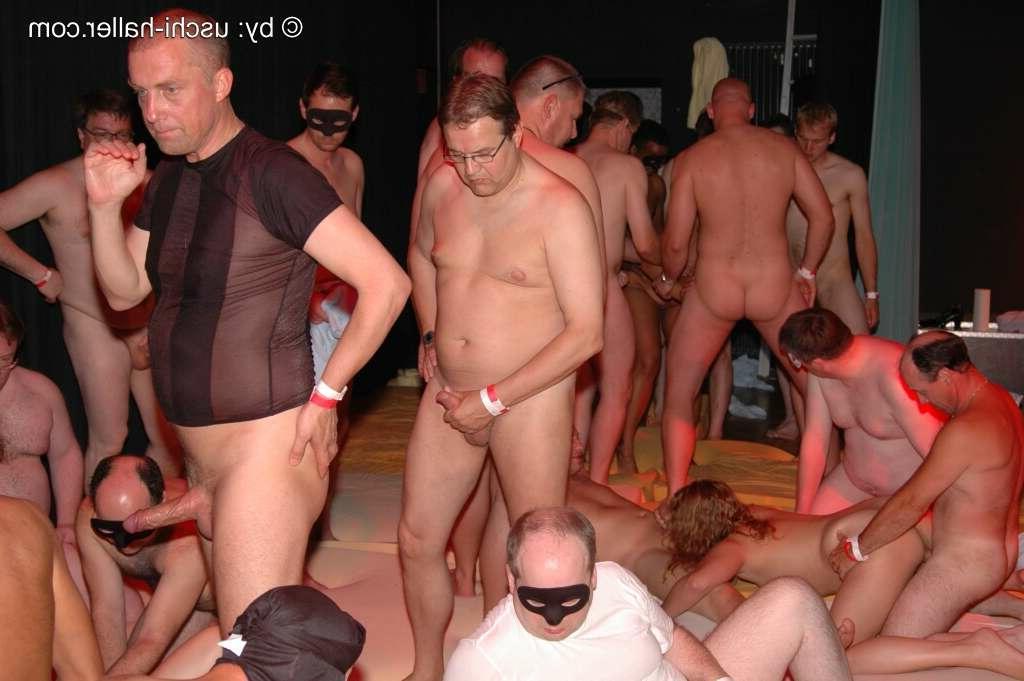 16P Candid action of the goings-on inside of a swinger's club
