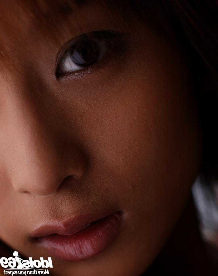 16P Doce asiática gata Ryoko Mitake descobrindo lentamente suas lindas curvas