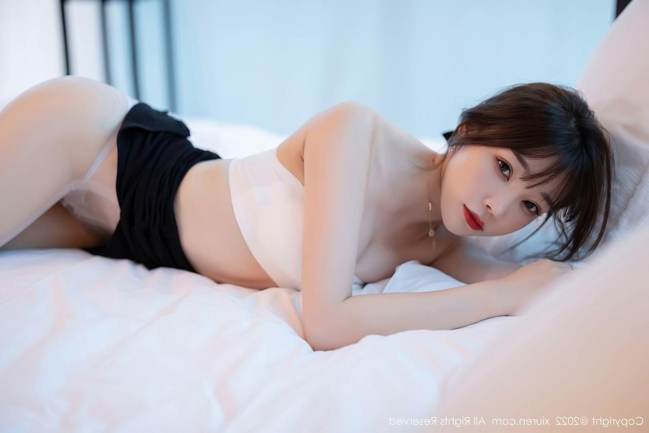 10P セクシーなランジェリーとハイヒールでポーズをとる美しい中国人モデルのシューレン