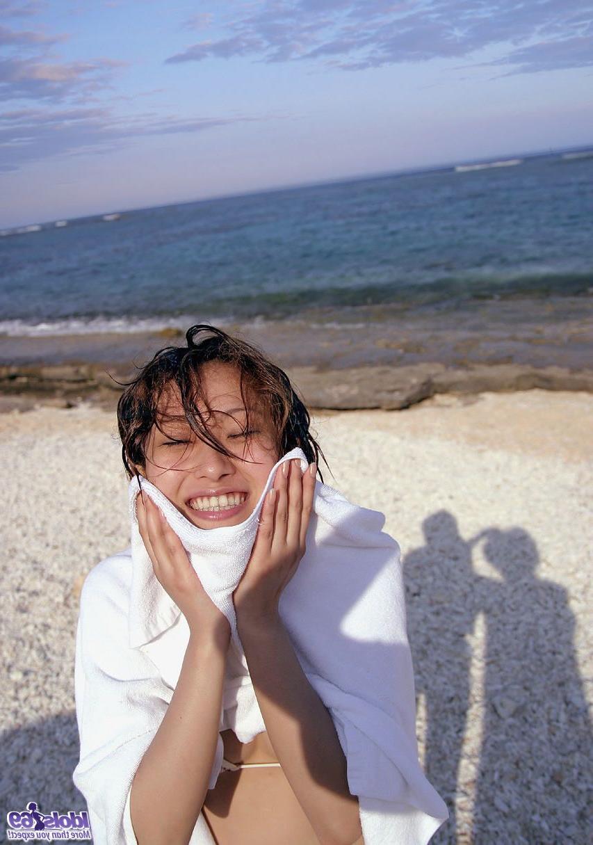 16P Japanese model Nao Yoshizaki goes skinny dipping while hanging at the beach