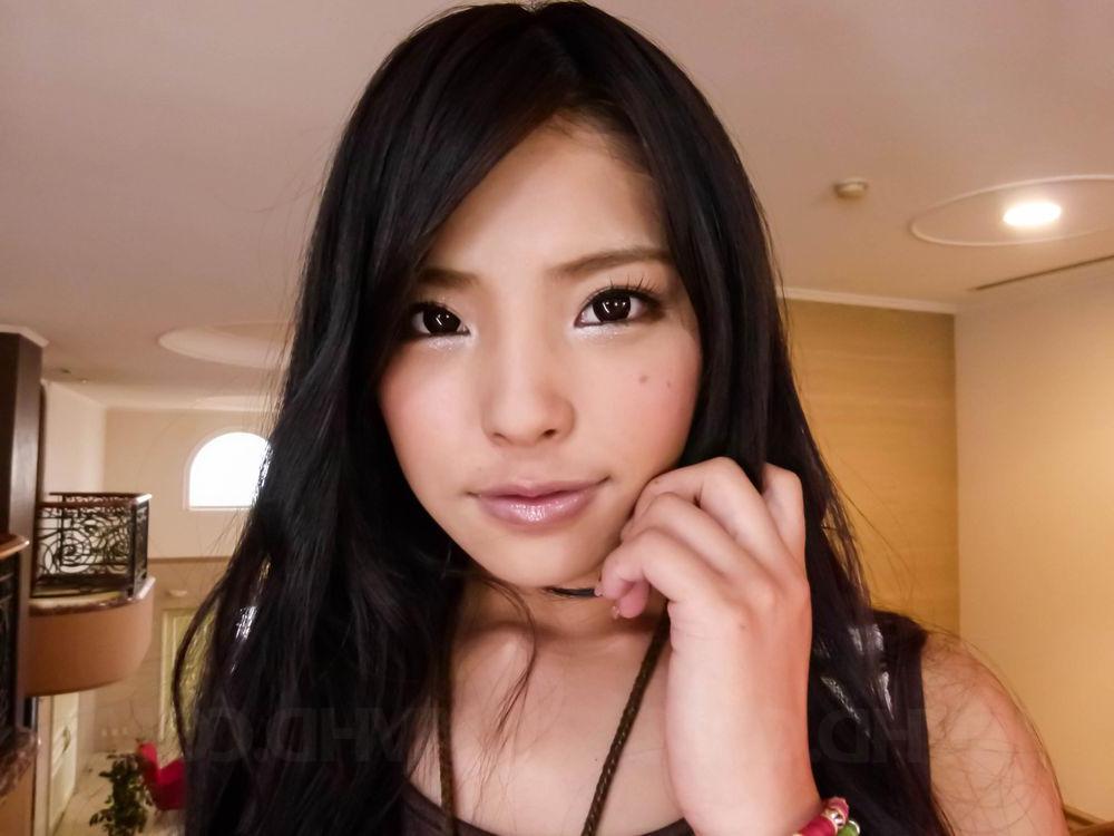 16P A fofa japonesa Eririka Katagiri vaza porra de seu arbusto depois de uma foda