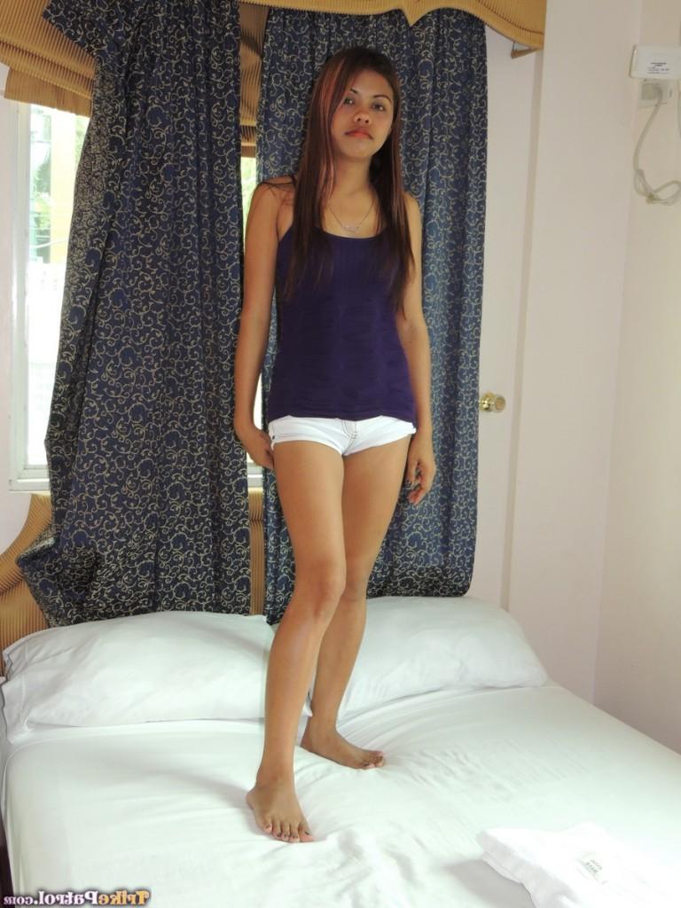 19P Pretty filipina spinner Althea disrobes, spreads & takes a POV pounding