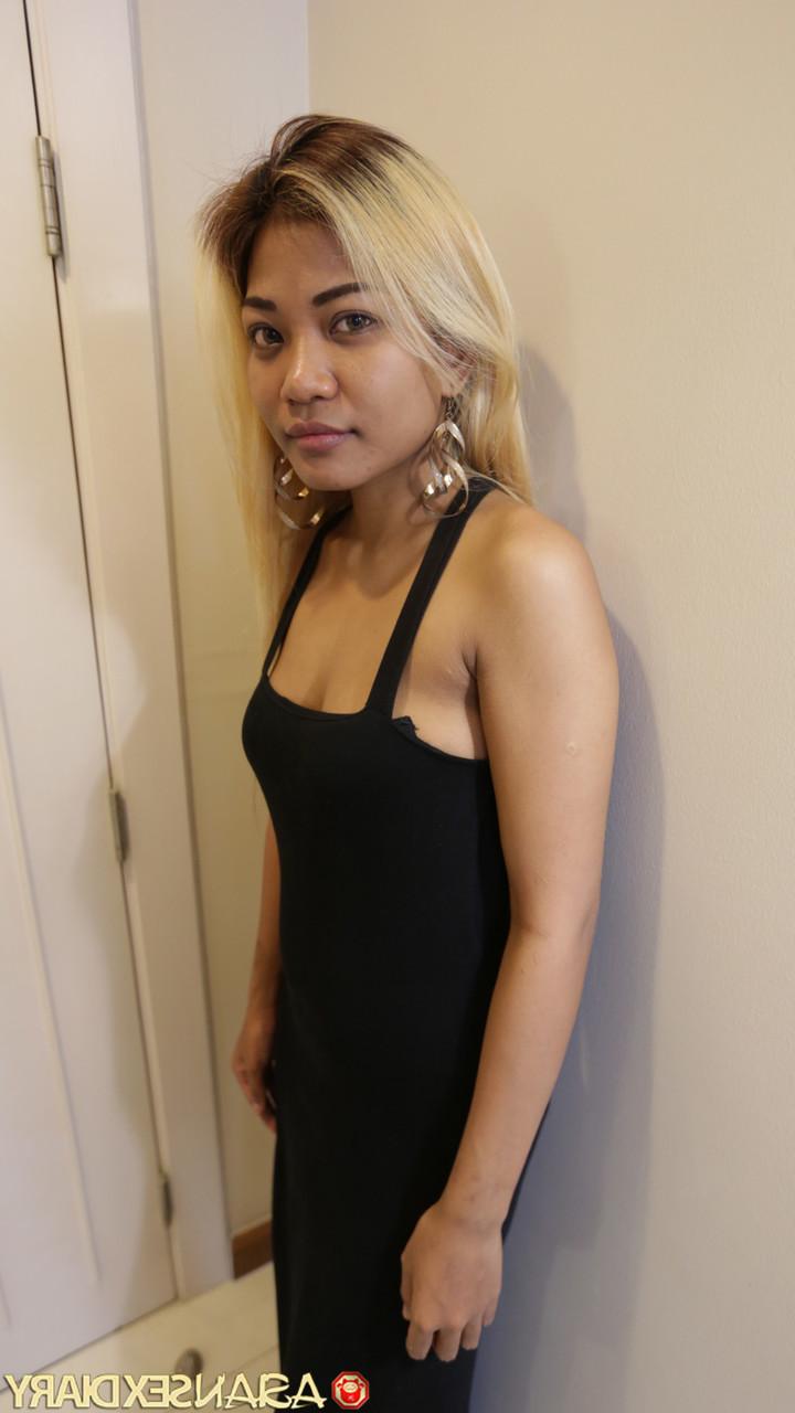 20P Beautiful Asian babe Peong enjoys some POV doggystyle sex in a hotel room