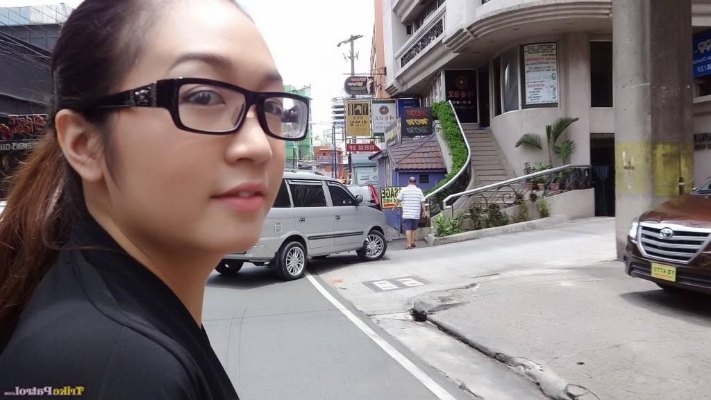 18P 甘いアジア人のオタク、Boochi が小さなおっぱいを露出した後にフェラをする