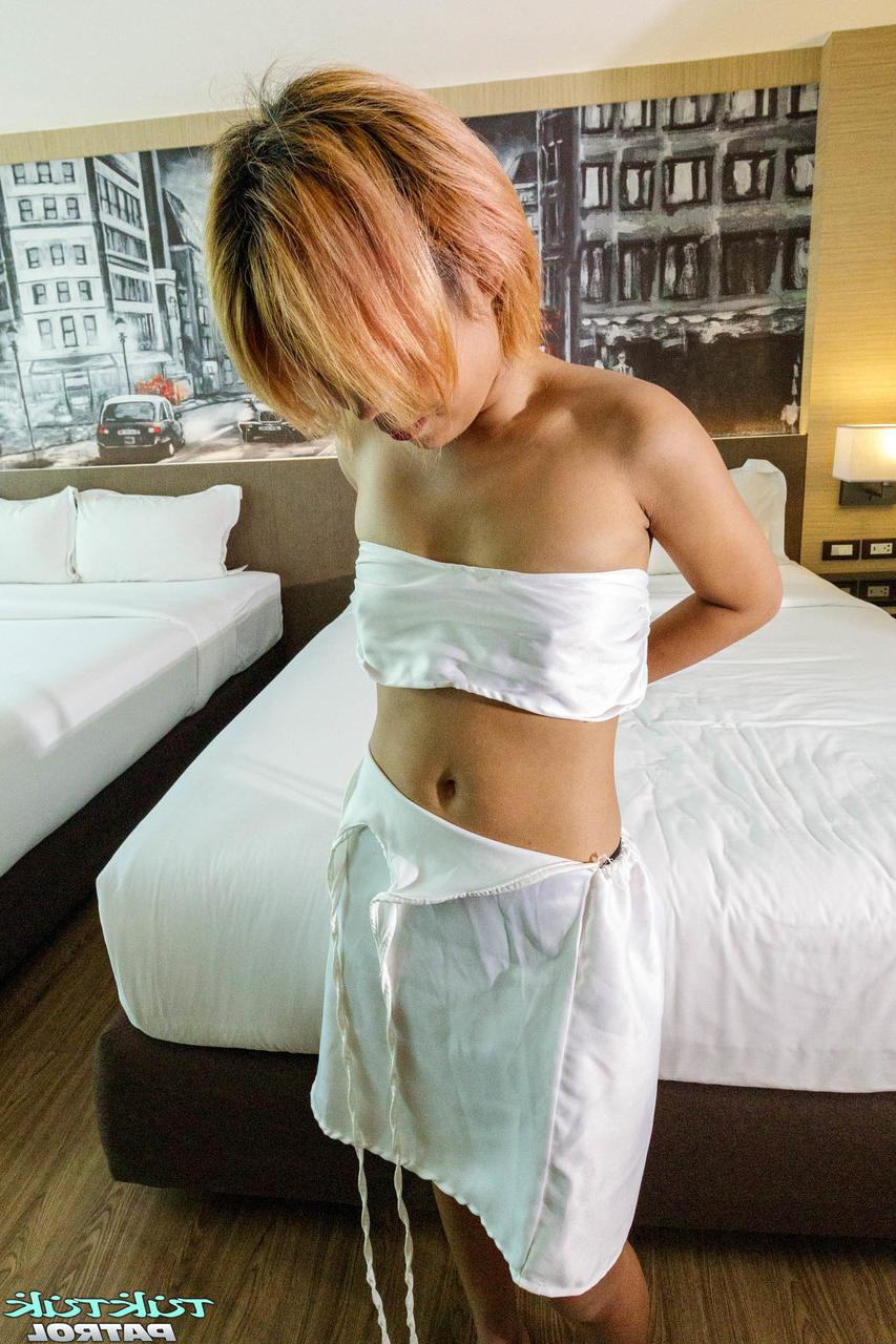 20P Thai sweetheart May D gives a nice blowjob and enjoys a POV fuck
