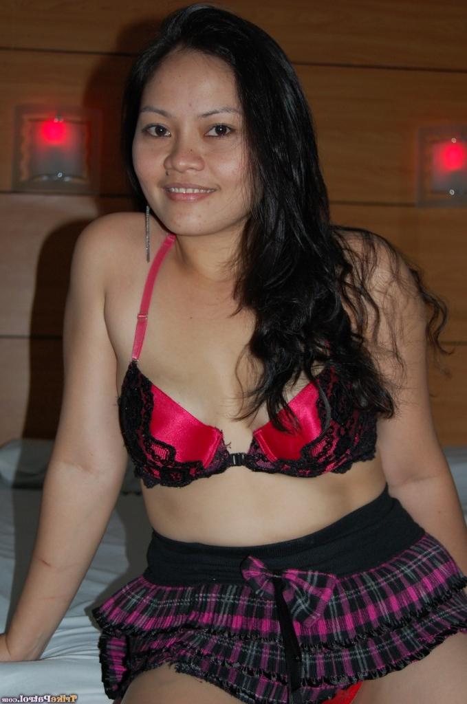 18P Chubby filipina exposes saggy tits with big nipples & gives deepthroat blowy