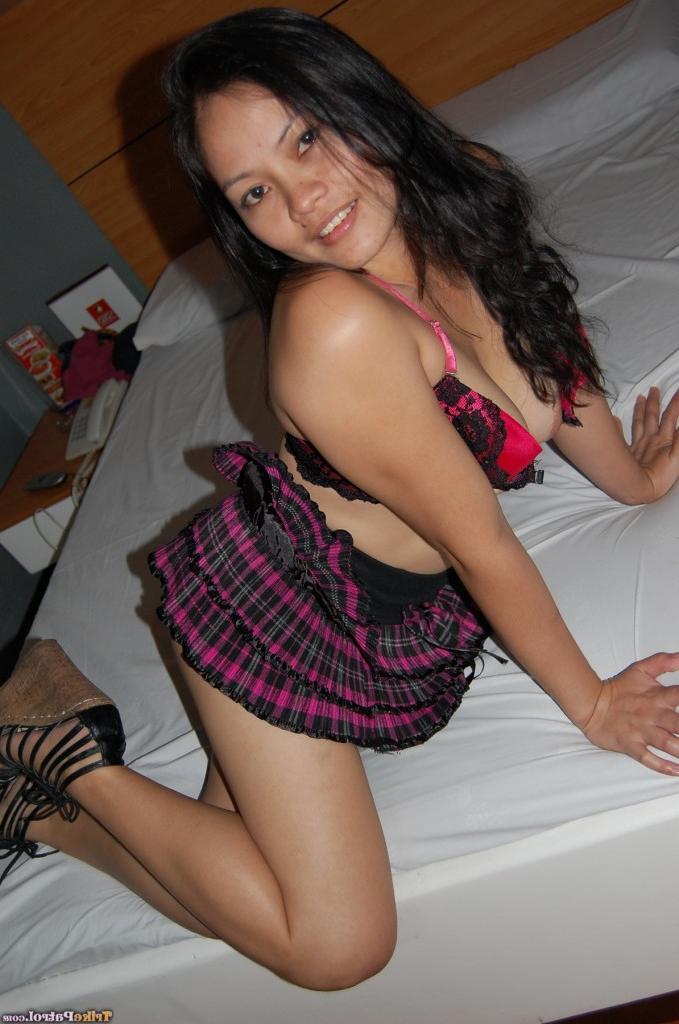 18P Chubby filipina exposes saggy tits with big nipples & gives deepthroat blowy