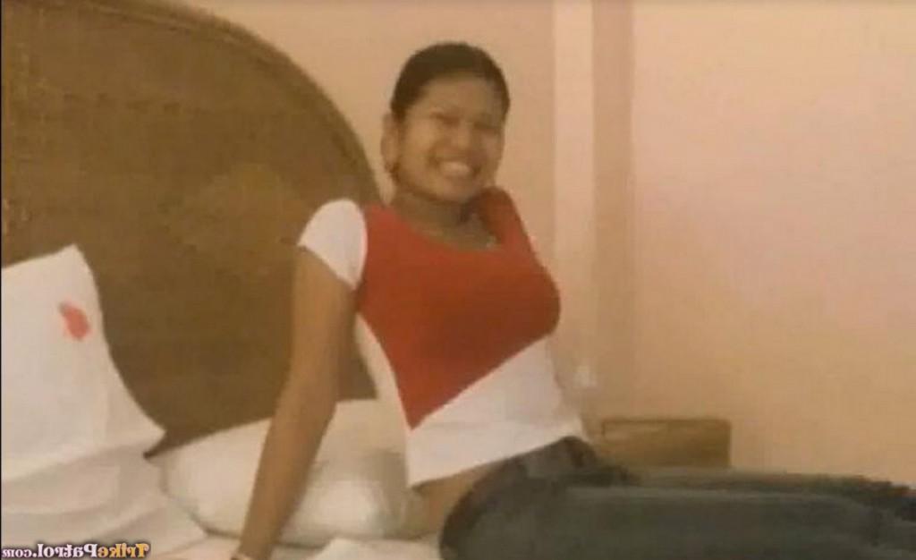 10P Filipino girl has no identity card and policeman fucks her in a hotel room
