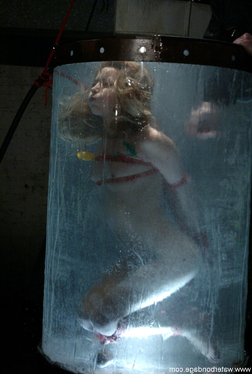 20P Water Bondage Kat