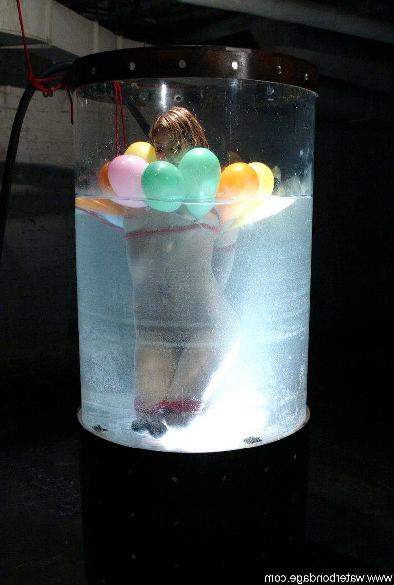 20P Water Bondage Kat