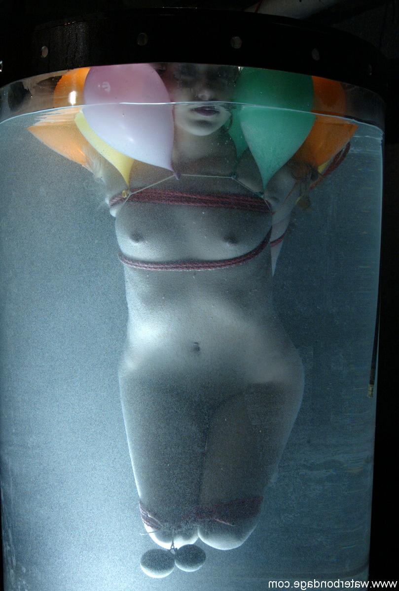 20P Water Bondage Kat