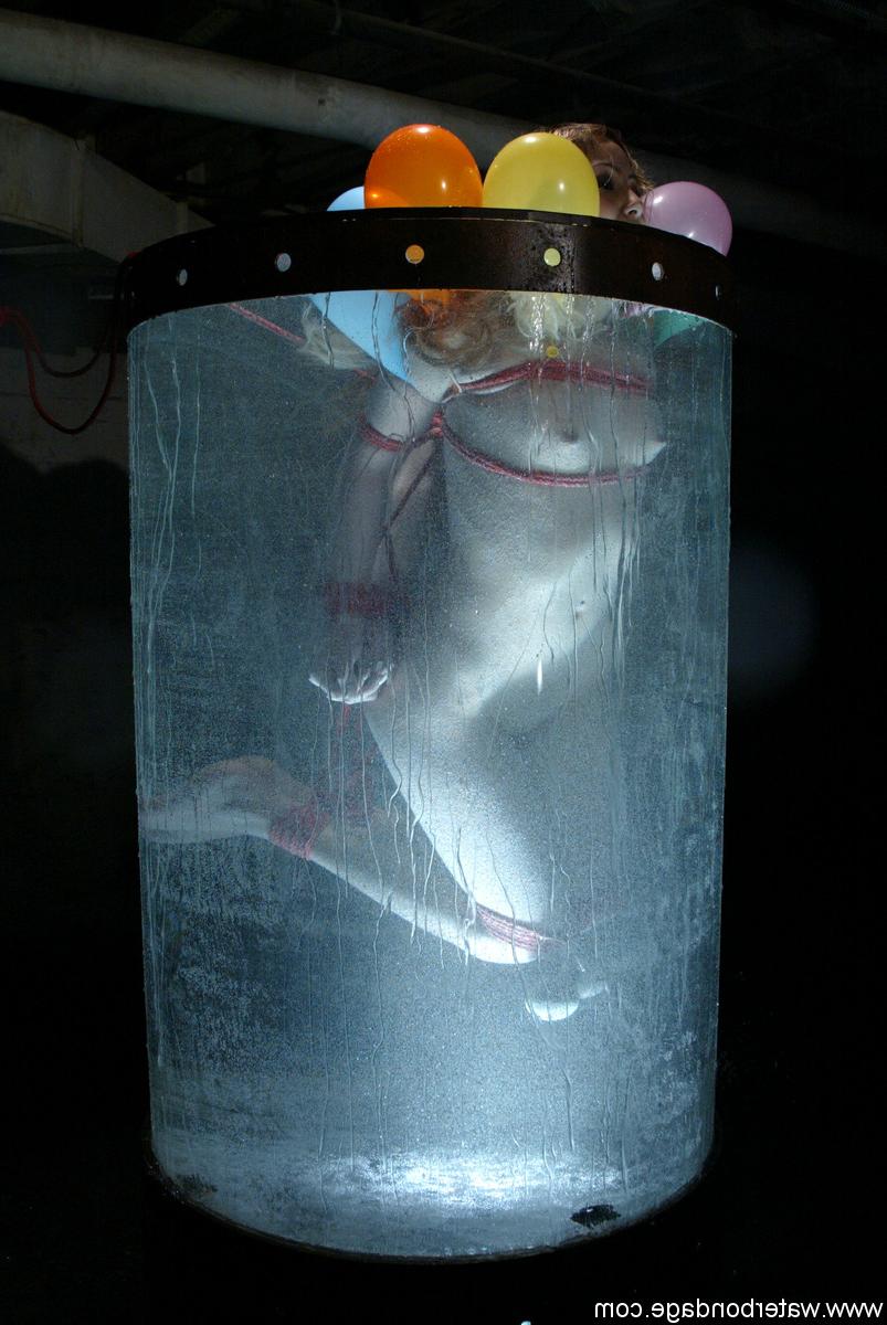 20P Water Bondage Kat