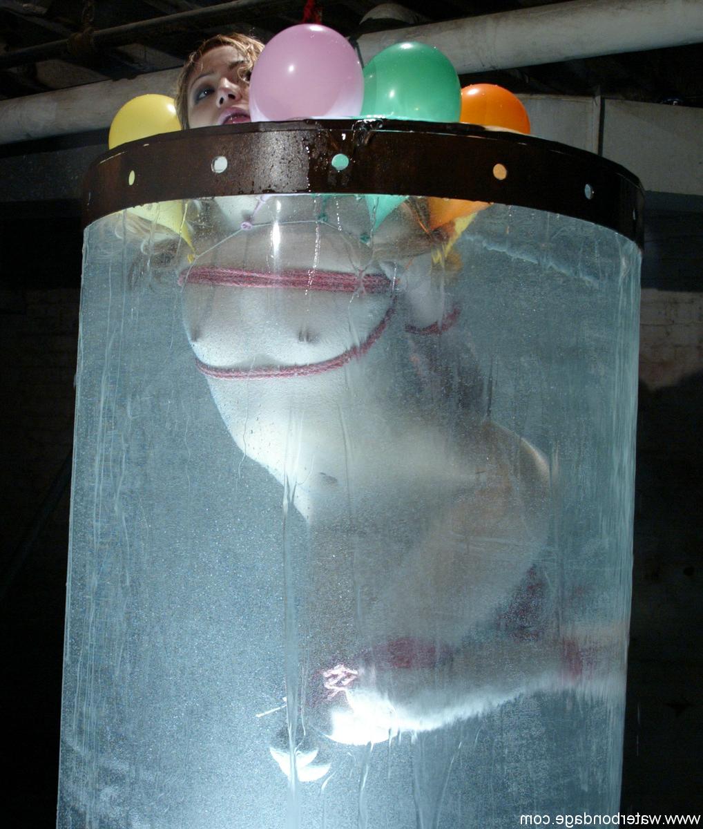 20P Water Bondage Kat