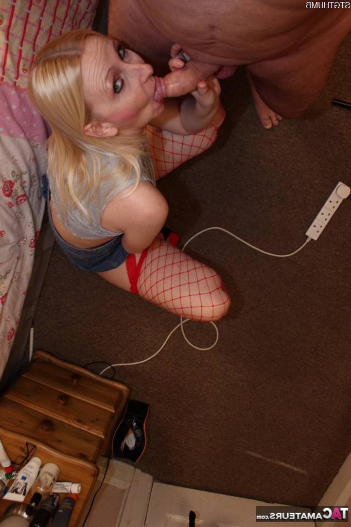 20P Die britische Amateurin Tracey Lain spritzt nach dem Analsex Sperma aus ihrem dreckigen Arschloch