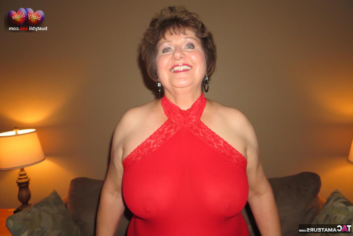 16P Older brunette Busty Bliss engages in POV sex with her man friend
