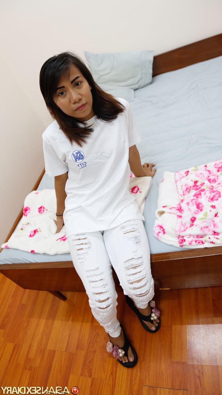20P Brunette Thai cleaner Shen B spreads her legs and gets pounded in POV action