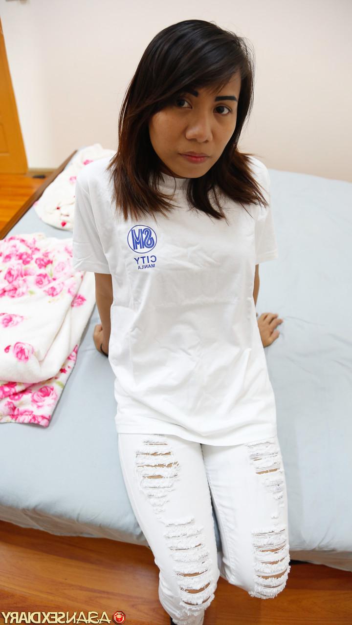 20P Brunette Thai cleaner Shen B spreads her legs and gets pounded in POV action