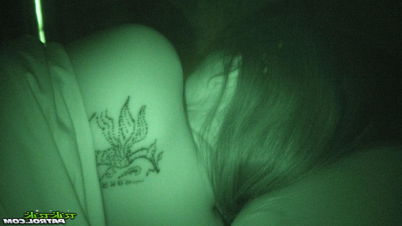 20P A linda gata asiática Toon mostra seus peitos suculentos e gosta de sexo hardcore