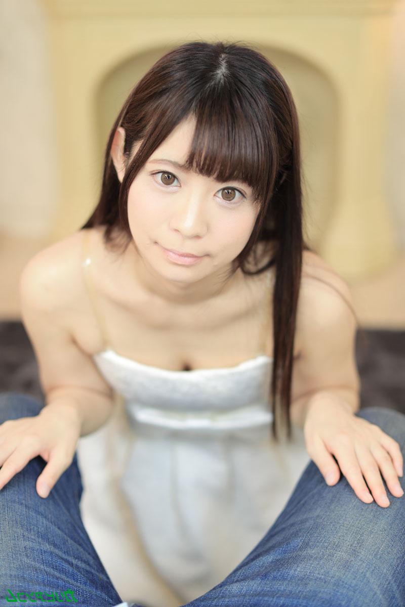 20P A adolescente japonesa Kurumi Chino mostra sua figura e fica enlouquecida depois do sexo
