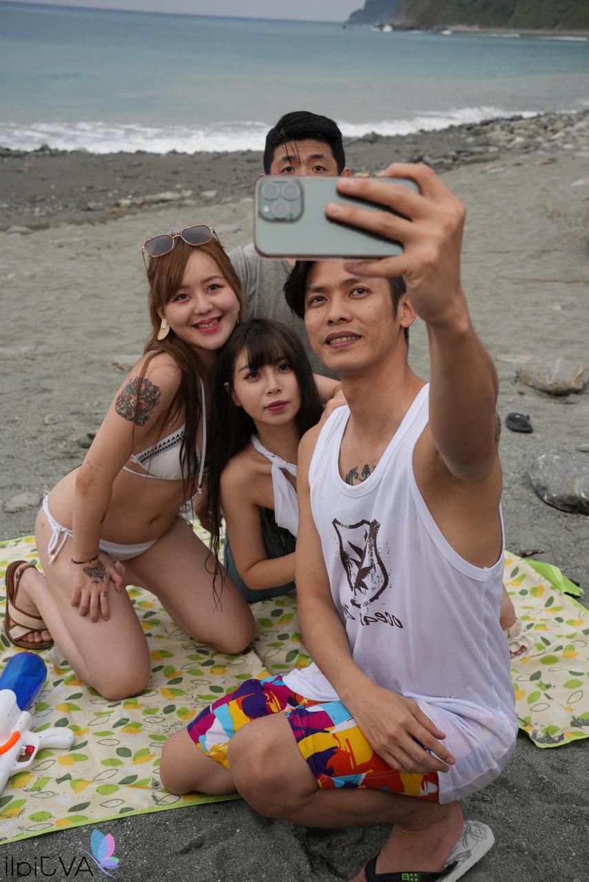 20P Kinky Chinese babe Han Nixi gets her twat rammed after a day on the beach