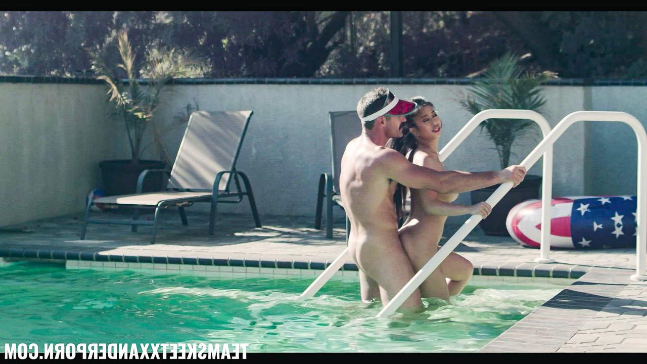 20P Beleza asiática com peitos grandes Jade Kush leva uma surra intensa à beira da piscina