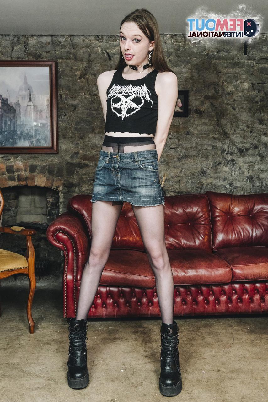 16P Femout XXX Gothic Bimbo