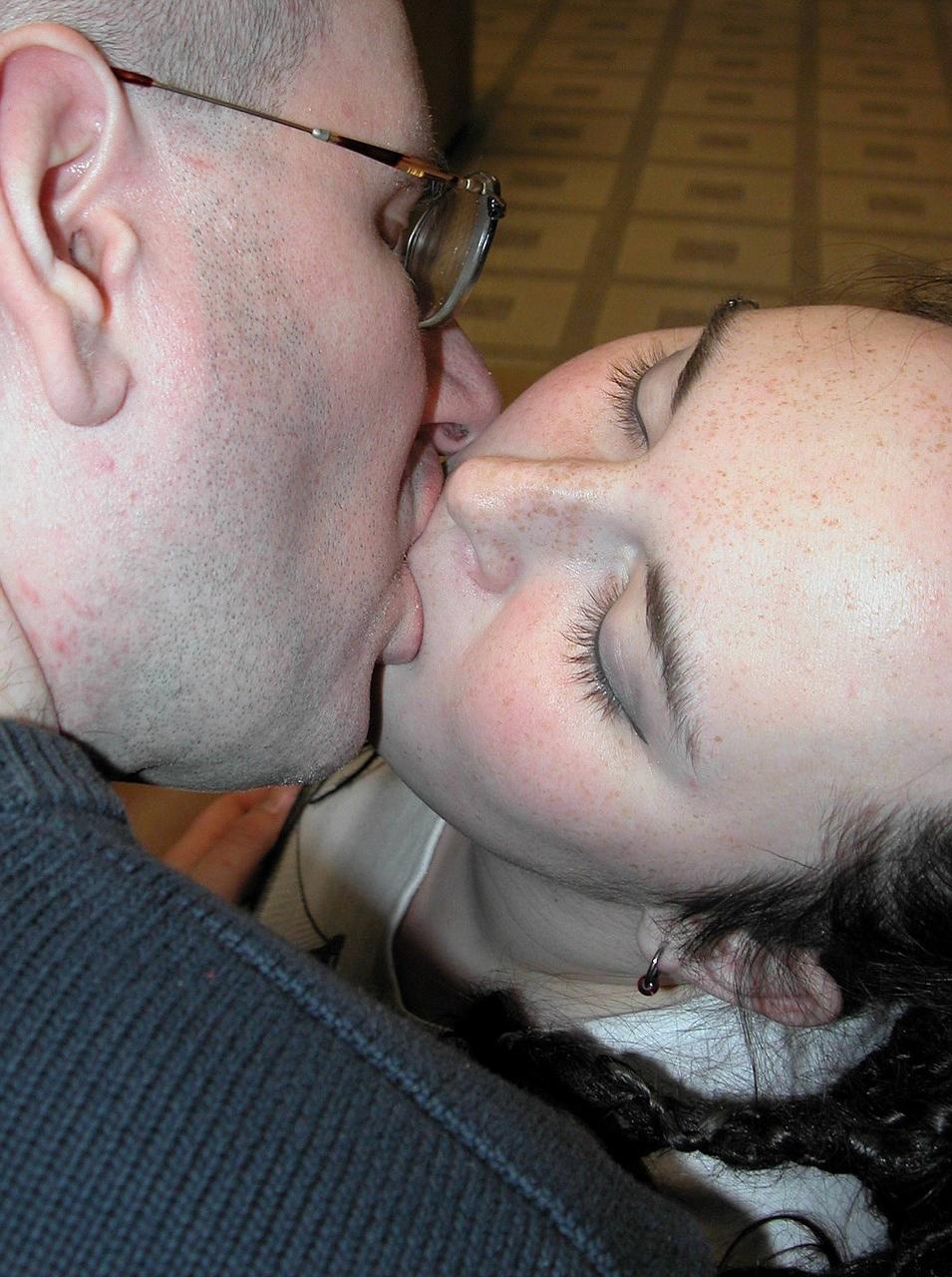20P Swingers maduras amber y madalyn se besan y lamen el coño en un cuarteto