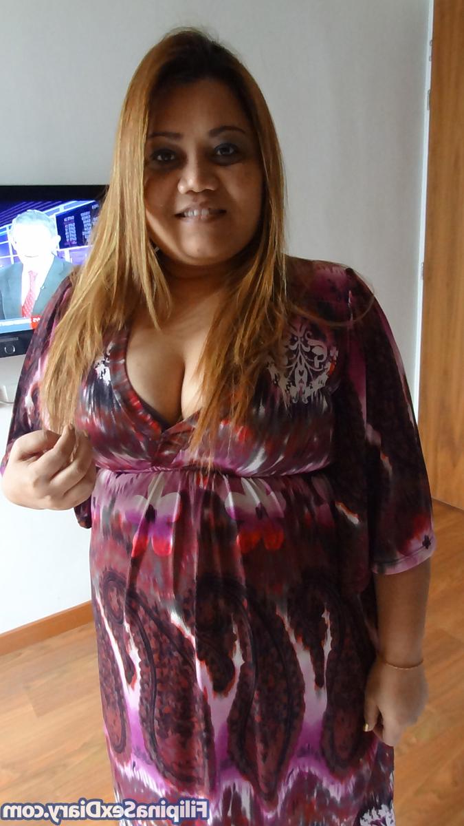 18P Chubby Asian MILF Nam on her knees getting fucked hard doggystyle