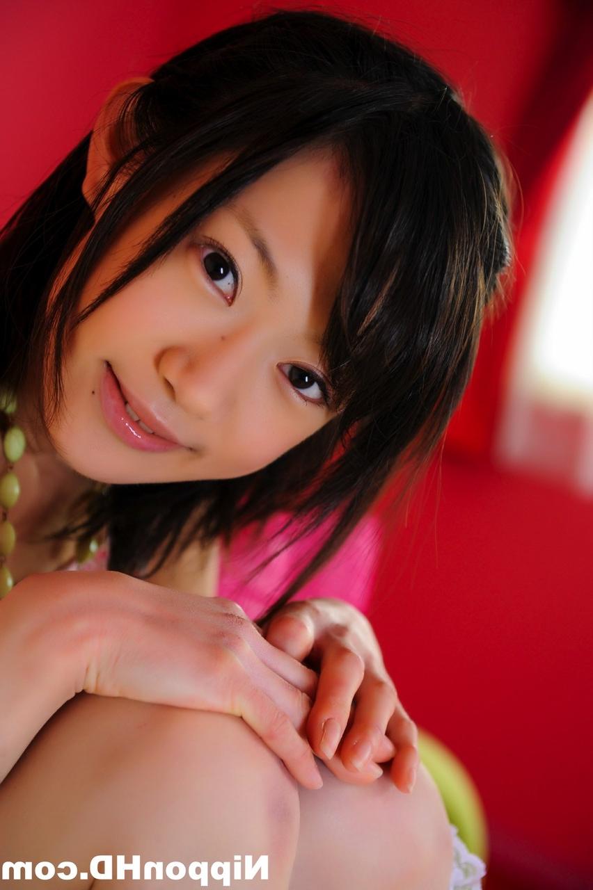 12P Pequena menina japonesa com um rosto bonito modelos não nuas em meias até os joelhos