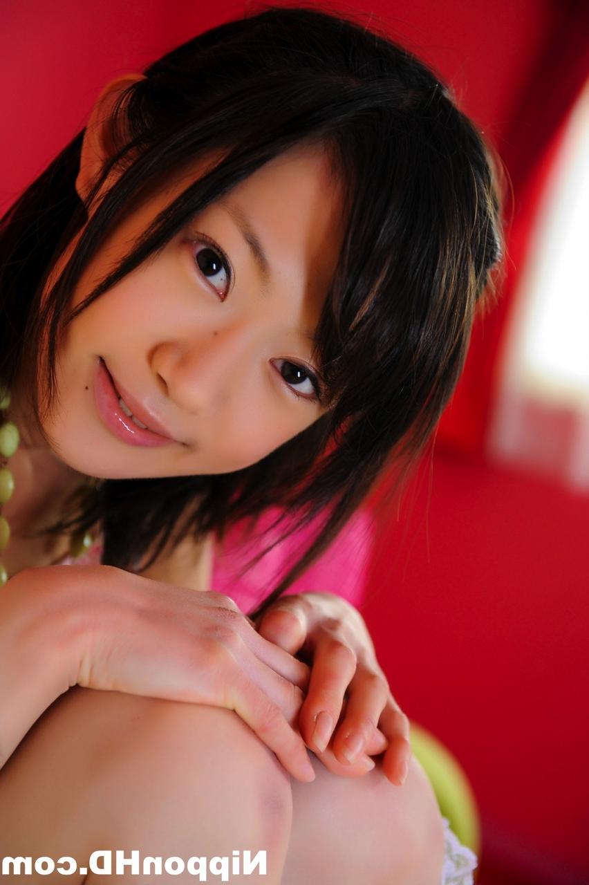 12P Pequena menina japonesa com um rosto bonito modelos não nuas em meias até os joelhos