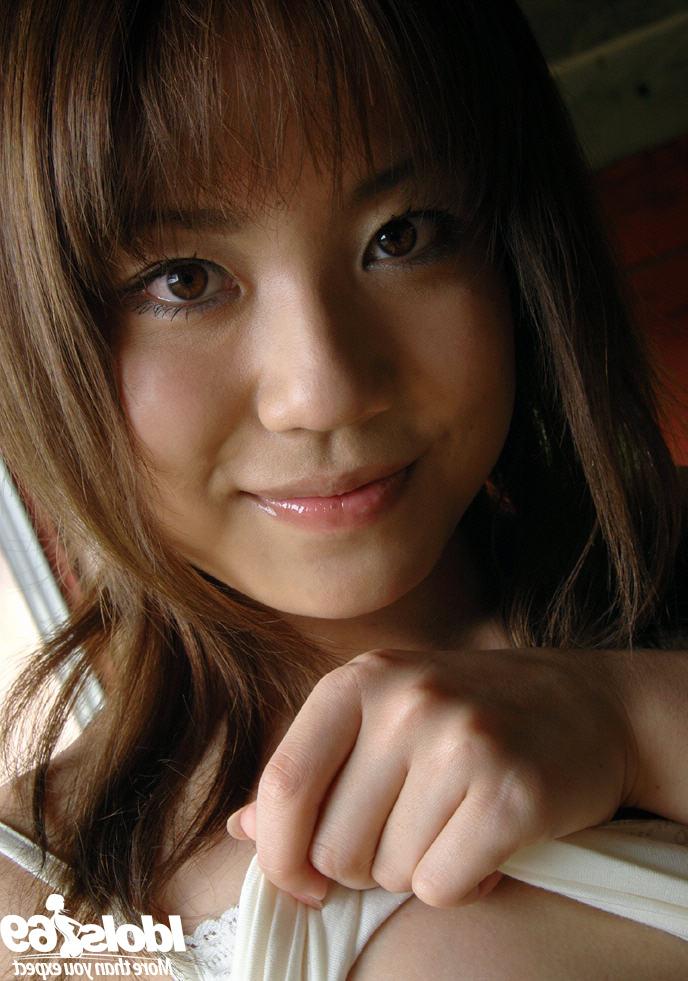 16P Petite asian babe Chikaho Ito descobrindo suas curvas tentadoras