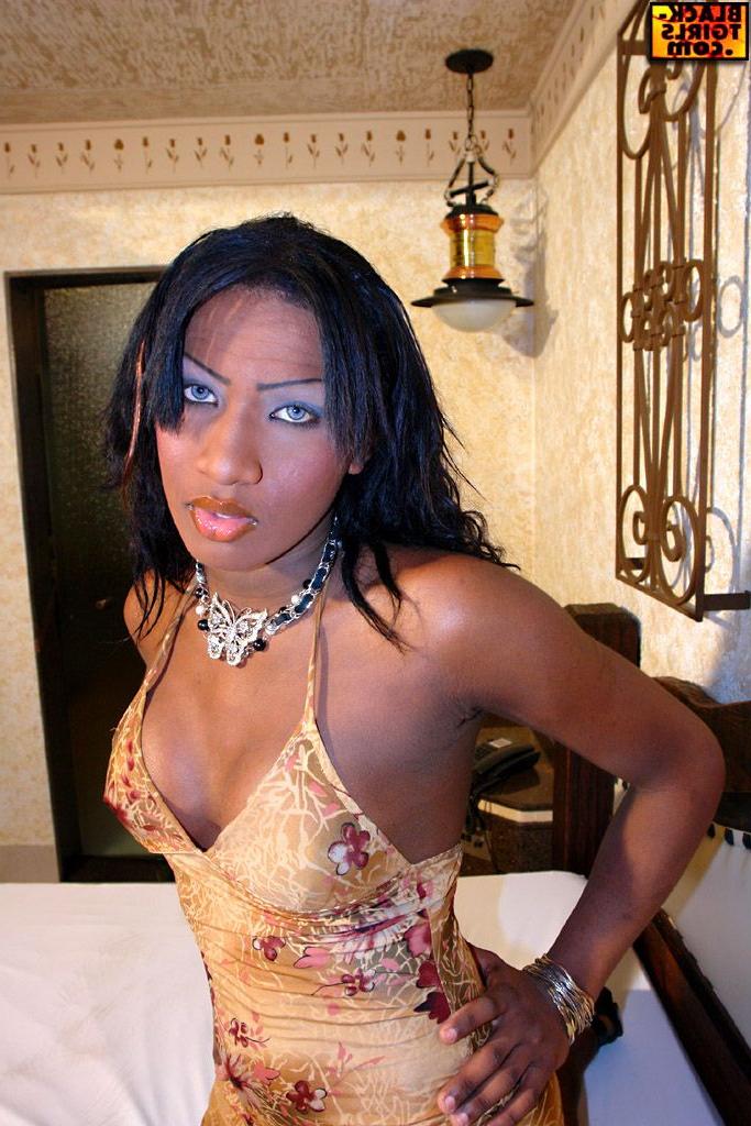 16P Schwarze TGirls Sabrina Tales
