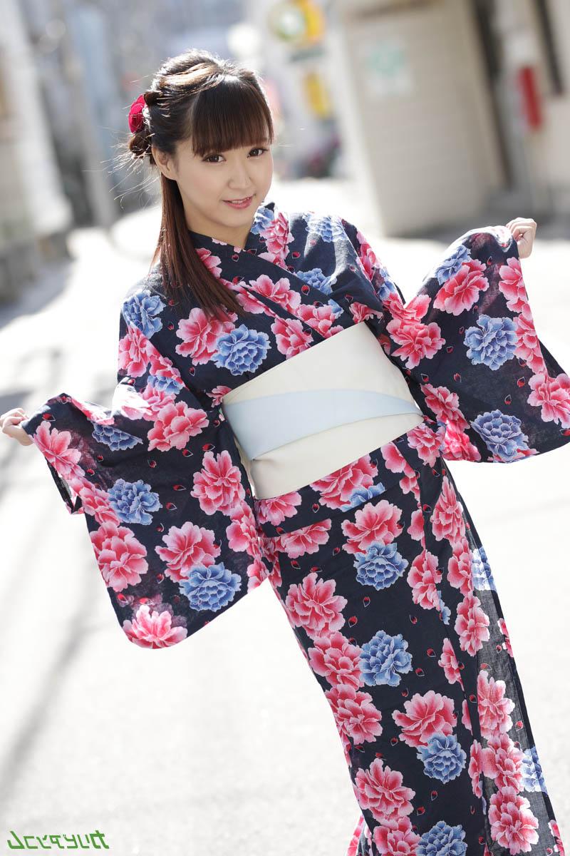 20P Die zierliche japanische Hottie Haru Aizawa lässt sich von hinten in ihren rasierten Muff eindringen