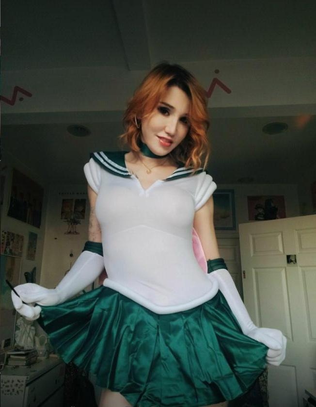 15P OnlyFans travesti Lena Moon Xo fica safada em sua compilação solo