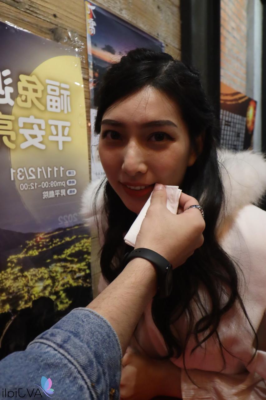 20P Gorgeous Chinese babe Jiaxin gets seduced and fucked on the first date