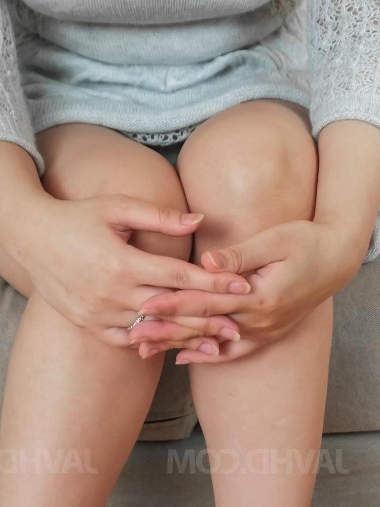 15P Japanese MILF Hinata Komine has her vagina and asshole stimulated at once