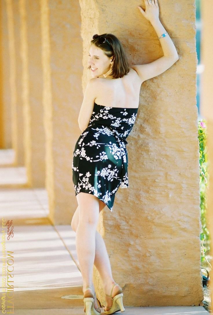 20P Glamour babe Holly teases in a hot dress & gives a pantyless upskirt in public
