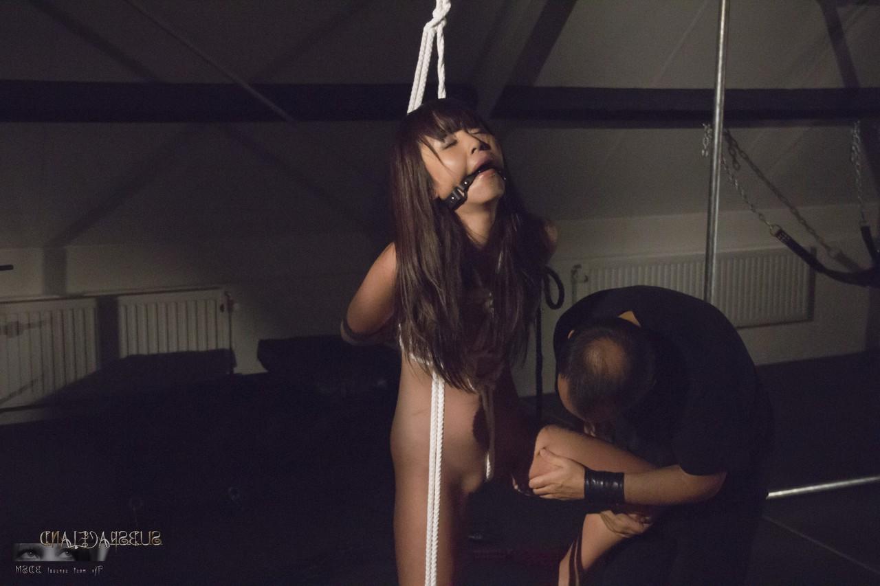 17P La japonaise Marika Haze dominée par son maître avec de la cire et du bondage