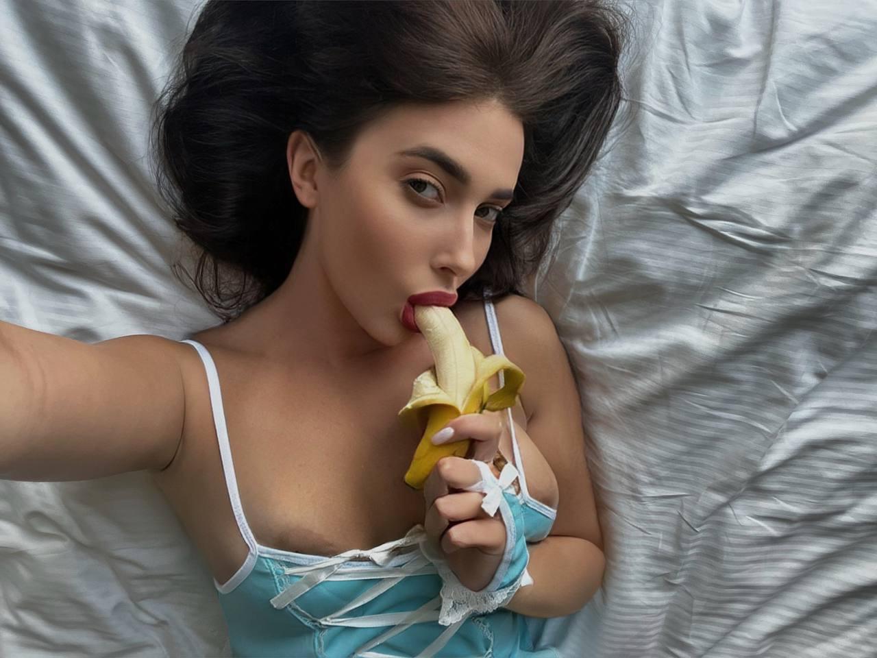 11P OnlyFans model Katiiia Little Baby posing in her hot lingerie & butt naked