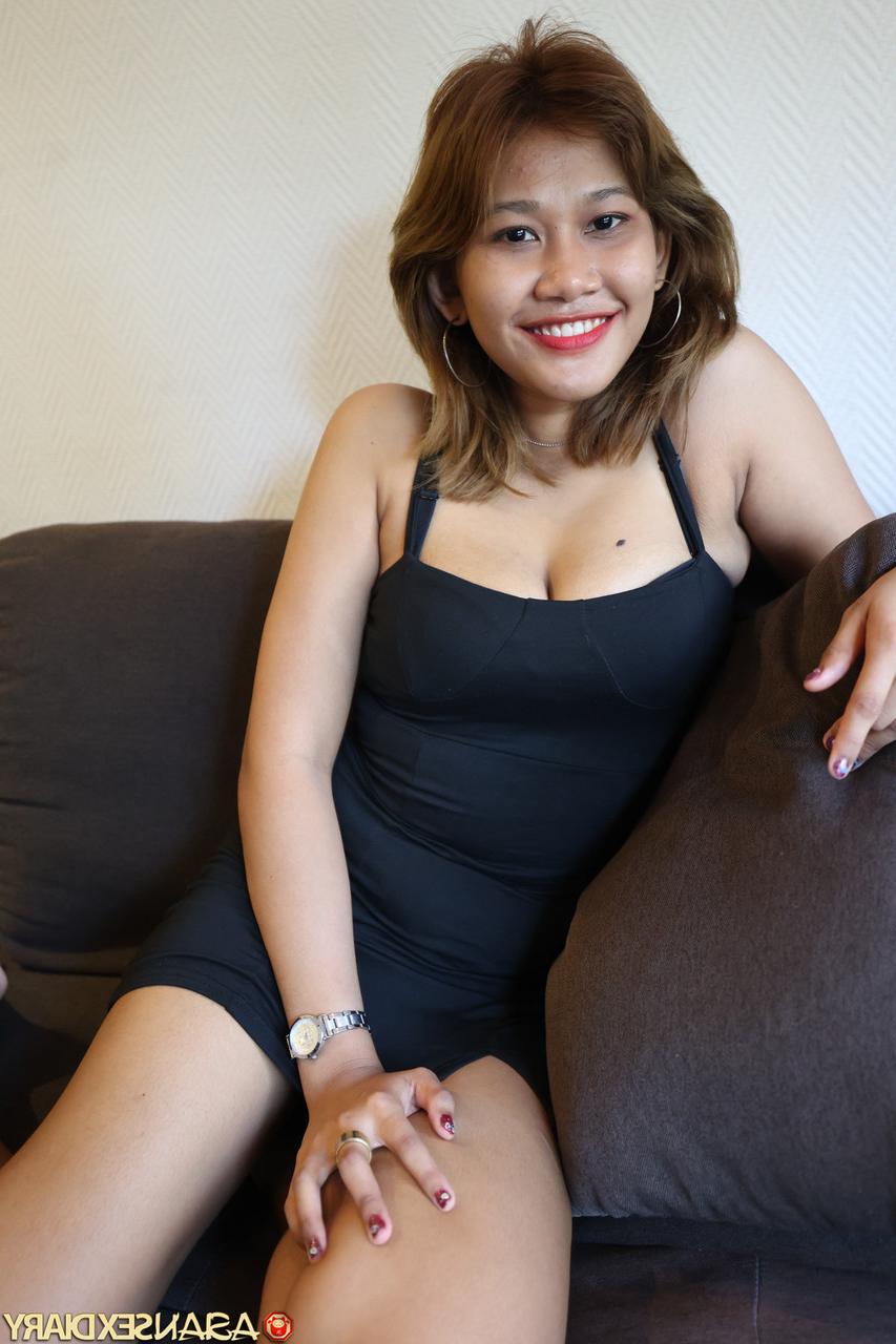 20P La guapa amateur Noodee follada por su coño asiático y su gran culo en POV