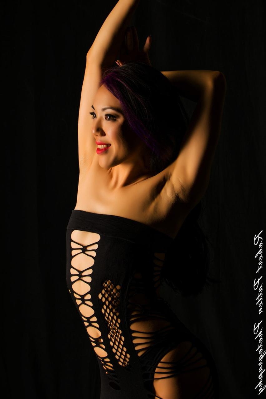 20P Linda gata mostra seu corpo perfeito em lingerie sexy e salto alto