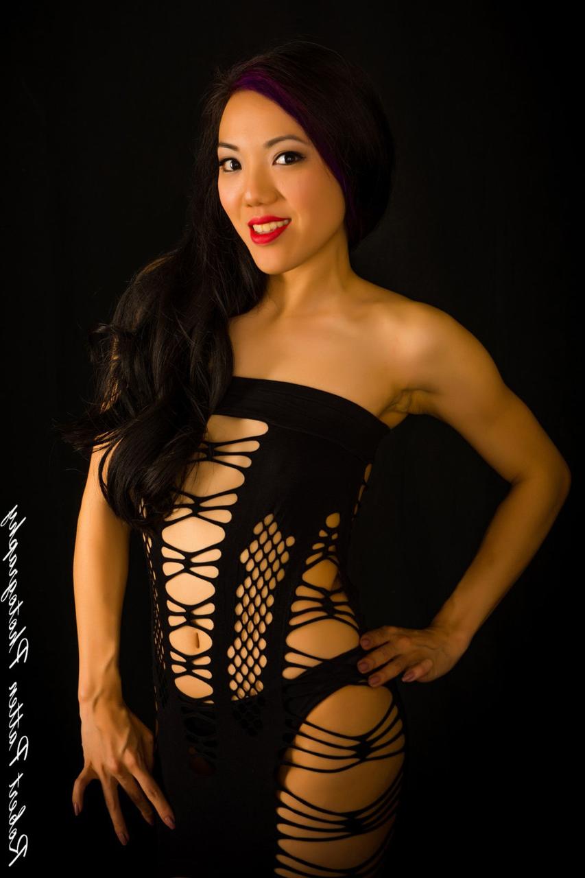 20P Linda gata mostra seu corpo perfeito em lingerie sexy e salto alto