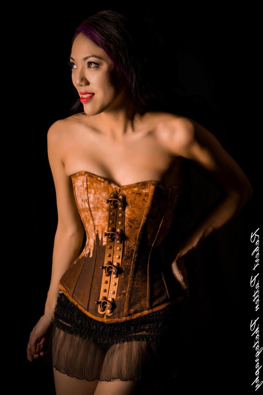 20P Linda gata mostra seu corpo perfeito em lingerie sexy e salto alto