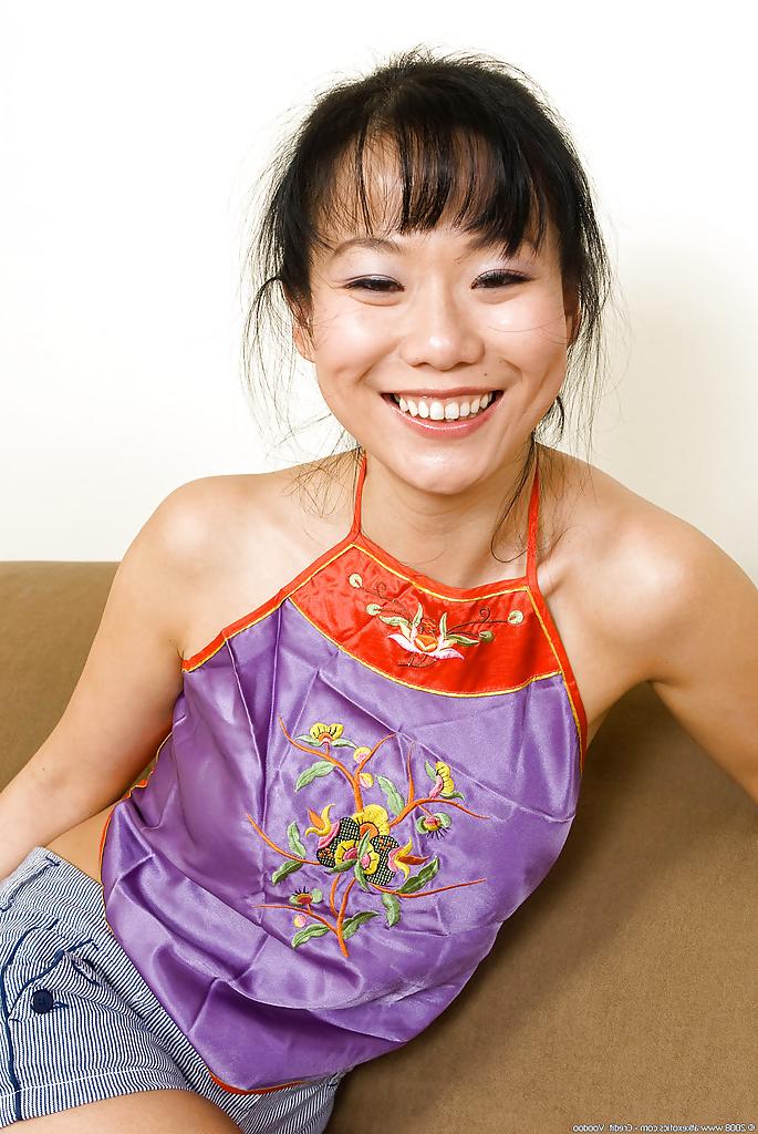 16P Petite Oriental first timer Niya Yu exposing nice MILF boobss