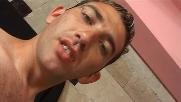 20P Loira travesti Romina Edragon recebendo seu grande saque e peitos fodidos